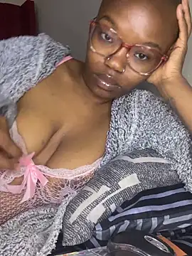 Snapshot of YummyMelanin117 chatting on 10-23-25, 03:06 YummyMelanin117 online show from 10-23-25, 03:06