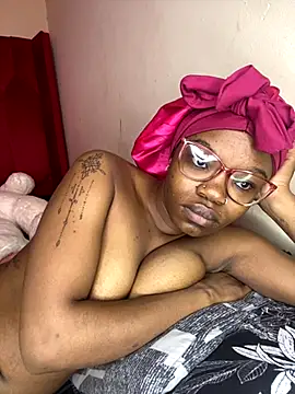 Snapshot of YummyMelanin117 chatting on 11-17-25, 08:09 YummyMelanin117 online show from 11-17-25, 08:09