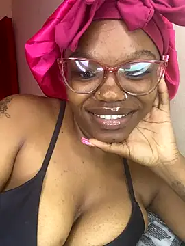 Snapshot of YummyMelanin117 chatting on 11-20-25, 10:15 YummyMelanin117 online show from 11-20-25, 10:15