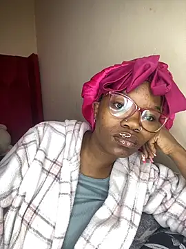 Snapshot of YummyMelanin117 chatting on 11-30-25, 05:11 YummyMelanin117 online show from 11-30-25, 05:11