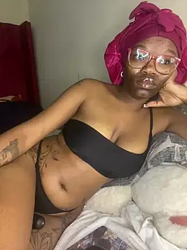 Snapshot of YummyMelanin117 chatting on 01-10-26, 05:48 YummyMelanin117 online show from 01-10-26, 05:48