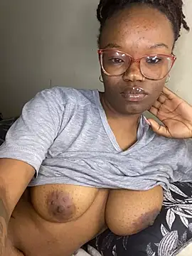 Snapshot of YummyMelanin117 chatting on 01-16-26, 08:02 YummyMelanin117 online show from 01-16-26, 08:02