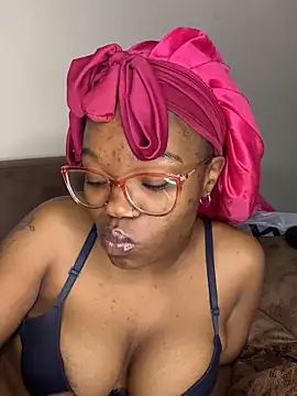 YummyMelanin117 online show from 04-19-26, 04:50