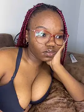 YummyMelanin117 online show from 04-28-26, 09:58