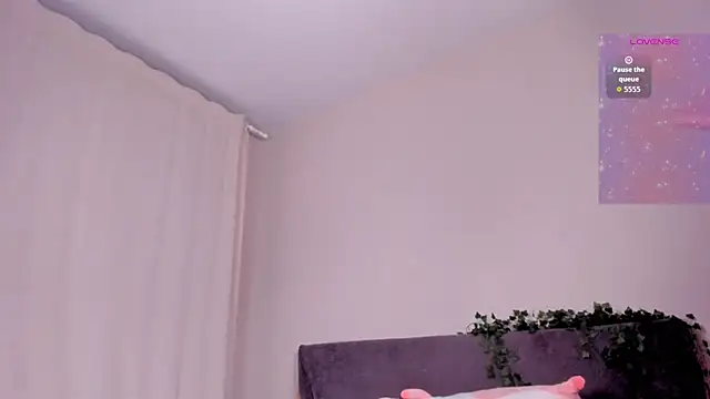 emmelieflorence online show from 03-04-26, 06:36