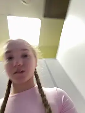 bambi lu online show from 11-24-25, 03:28