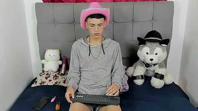 Snapshot of jeims_hotboy chatting on 07-04-26, 12:33 jeims hotboy online show from 07-04-26, 12:33