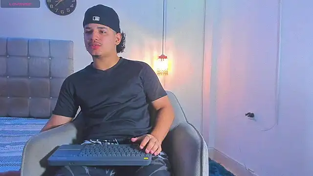 samxx muscle online show from 12-18-25, 01:39