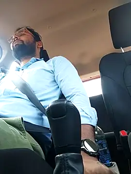 Snapshot of UAjit chatting on 11-13-25, 08:24 UAjit online show from 11-13-25, 08:24