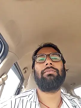 Snapshot of UAjit chatting on 04-12-26, 10:31 UAjit online show from 04-12-26, 10:31