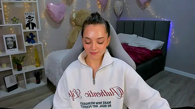 MelanieAlves online show from 03-04-26, 02:34