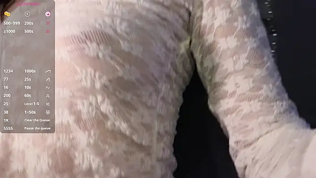 Snapshot of Ella_lee15 chatting on 12-18-25, 03:56 Ella lee15 online show from 12-18-25, 03:56