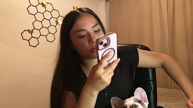 Snapshot of amelia_hall chatting on 10-04-25, 06:06 amelia hall online show from 10-04-25, 06:06