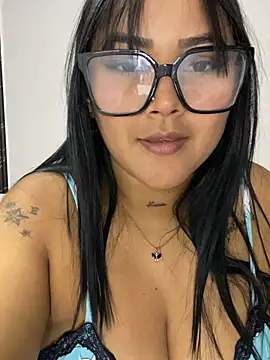 Snapshot of sashaoficial_ chatting on 07-11-26, 11:28 sashaoficial online show from 07-11-26, 11:28