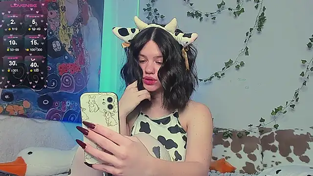 Snapshot of secret_princess chatting on 03-19-25, 07:29 secret princess online show from 03-19-25, 07:29