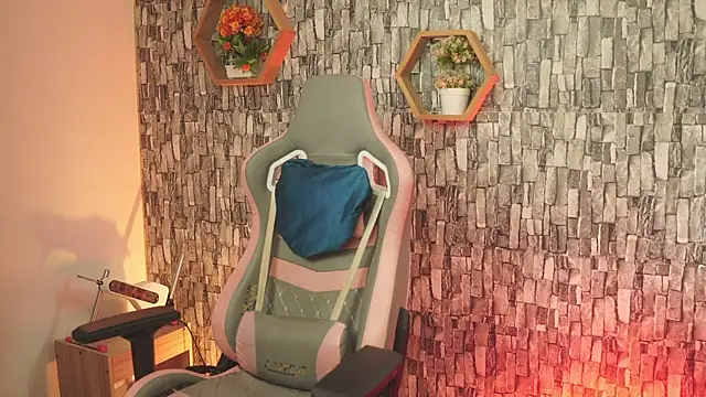 bonniie 98  online show from 07-20-26, 06:43