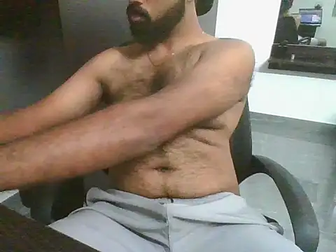 lovelyakash69 online show from 09-18-25, 04:42