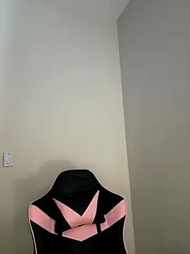 Snapshot of Manu_2002_ chatting on 11-05-25, 10:37 Manu 2002 online show from 11-05-25, 10:37