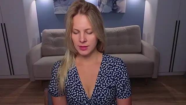 MelanieBennett online show from 07-21-26, 09:22