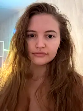 TesssaHart online show from 09-29-25, 07:40