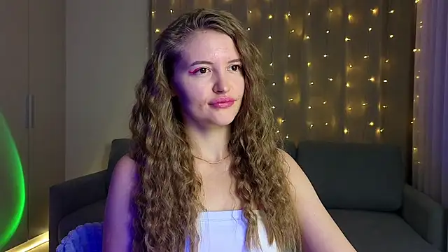 TesssaHart online show from 12-21-25, 02:57