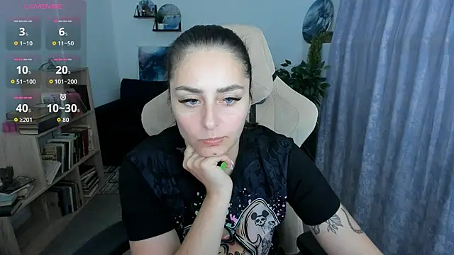 Snapshot of ValeriiMills chatting on 05-25-26, 01:39 ValeriiMills online show from 05-25-26, 01:39