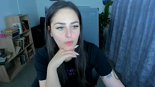 Snapshot of ValeriiMills chatting on 06-01-26, 09:38 ValeriiMills online show from 06-01-26, 09:38