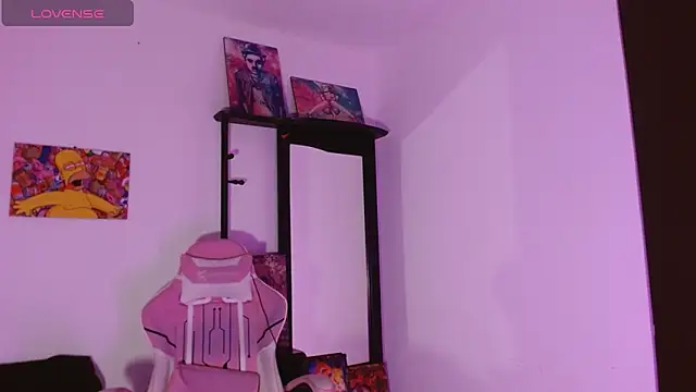 Snapshot of SharaRoss1 chatting on 11-01-25, 02:24 SharaRoss1 online show from 11-01-25, 02:24