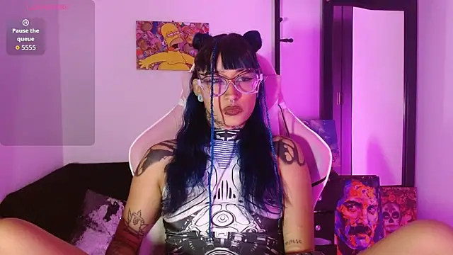 Snapshot of SharaRoss1 chatting on 12-19-25, 04:52 SharaRoss1 online show from 12-19-25, 04:52