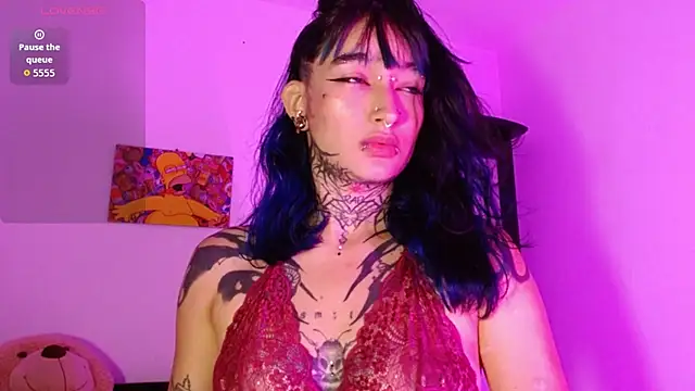 Snapshot of SharaRoss1 chatting on 01-11-26, 01:32 SharaRoss1 online show from 01-11-26, 01:32