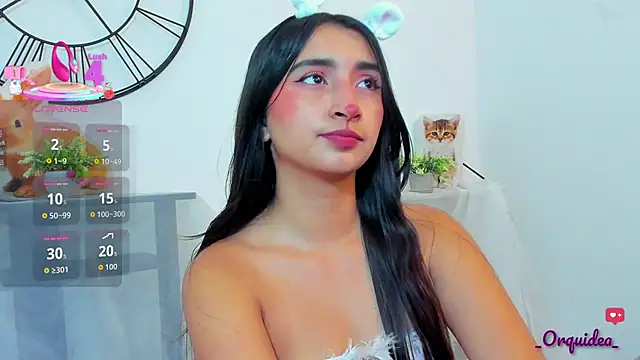 Snapshot of _Orquidea_ chatting on 10-29-25, 01:35 Orquidea online show from 10-29-25, 01:35