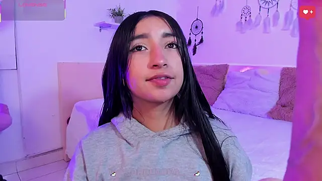 Snapshot of _Orquidea_ chatting on 02-25-26, 01:43 Orquidea online show from 02-25-26, 01:43