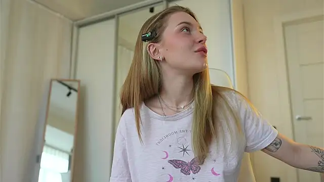 Cyberheart  online show from 03-21-25, 01:23