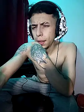 Chris  Jones online show from 09-11-25, 04:12