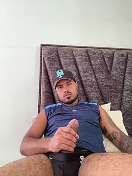 Snapshot of PapiStan chatting on 11-10-25, 09:58 PapiStan online show from 11-10-25, 09:58