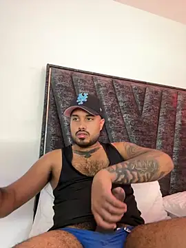 Snapshot of PapiStan chatting on 11-20-25, 02:01 PapiStan online show from 11-20-25, 02:01