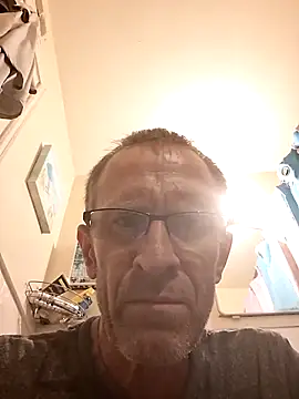 Snapshot of moasslicker chatting on 09-12-25, 11:10 moasslicker online show from 09-12-25, 11:10