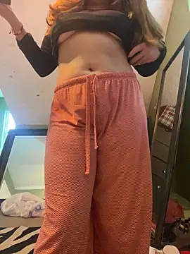 Snapshot of bankruptbabe chatting on 12-22-25, 07:22 bankruptbabe online show from 12-22-25, 07:22