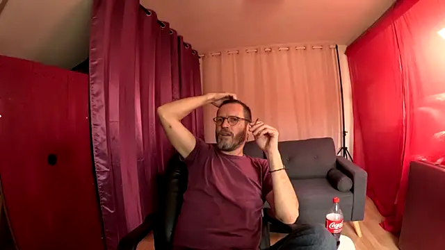 Snapshot of Patrick-le-Duke chatting on 04-03-26, 08:34 Patrick-le-Duke online show from 04-03-26, 08:34