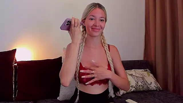 Snapshot of Melisa_Sun_ chatting on 02-28-26, 02:56 Melisa Sun online show from 02-28-26, 02:56