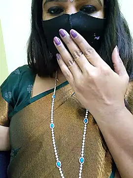 Snapshot of nivedha27 chatting on 01-07-26, 04:53 nivedha27 online show from 01-07-26, 04:53