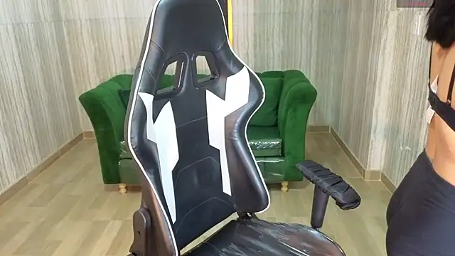 clementine t online show from 10-19-25, 12:17