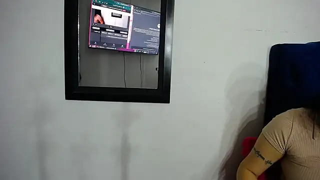 Snapshot of karolay_su chatting on 10-09-25, 10:30 karolay su online show from 10-09-25, 10:30