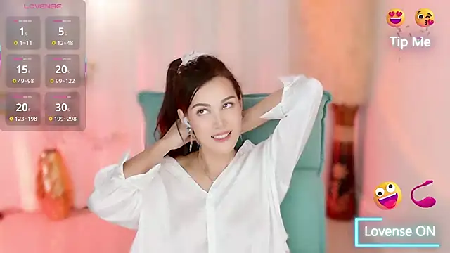 LunaBelle1984 online show from 10-11-25, 03:43