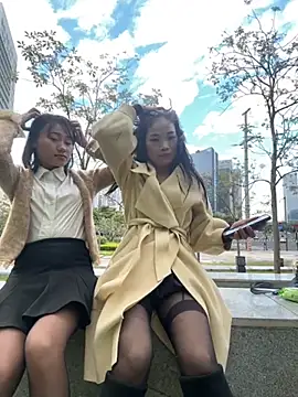 Snapshot of AiBanana chatting on 11-22-25, 08:02 AiBanana online show from 11-22-25, 08:02