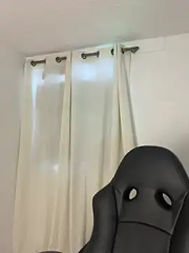 Snapshot of Kariina__69 chatting on 08-08-26, 03:25 Kariina 69 online show from 08-08-26, 03:25