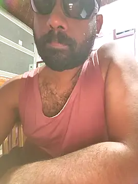 Snapshot of UrbanUtopia chatting on 11-27-25, 05:04 UrbanUtopia online show from 11-27-25, 05:04