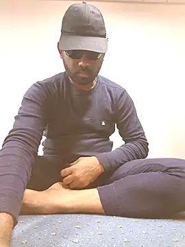 Snapshot of UrbanUtopia chatting on 02-16-26, 05:42 UrbanUtopia online show from 02-16-26, 05:42