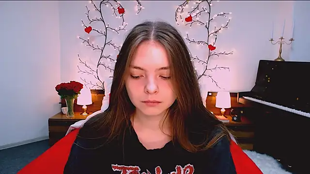 Snapshot of marshmallowee chatting on 12-15-25, 09:13 marshmallowee online show from 12-15-25, 09:13