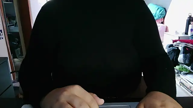 Snapshot of nicolebiancardi5 chatting on 05-15-26, 02:35 nicolebiancardi5 online show from 05-15-26, 02:35